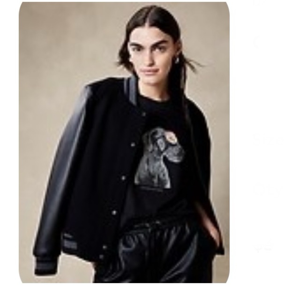 Banana Republic Graphic Tee